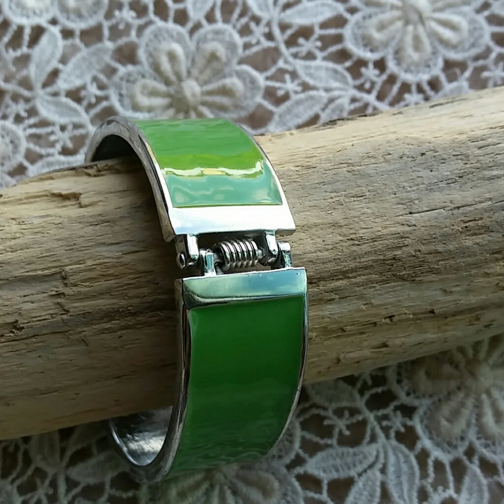 Green enameled silvertone bracelet
